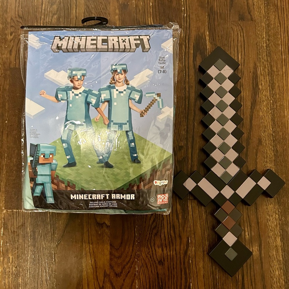 M(7-8) Minecraft Armor Costume & Diamond Sword
